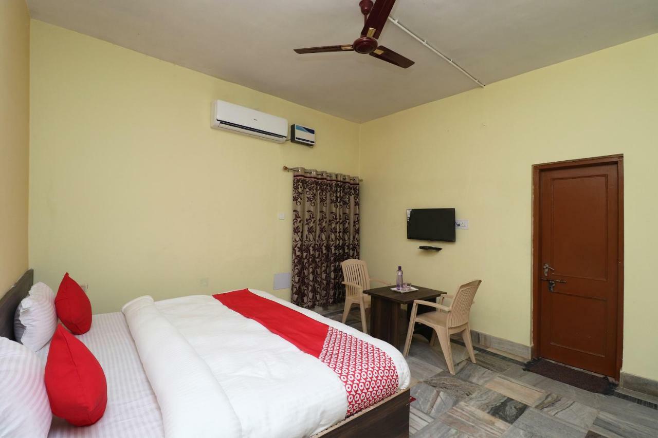 Oyo 35736 Shree Jagannath Lodge Puri Bagian luar foto